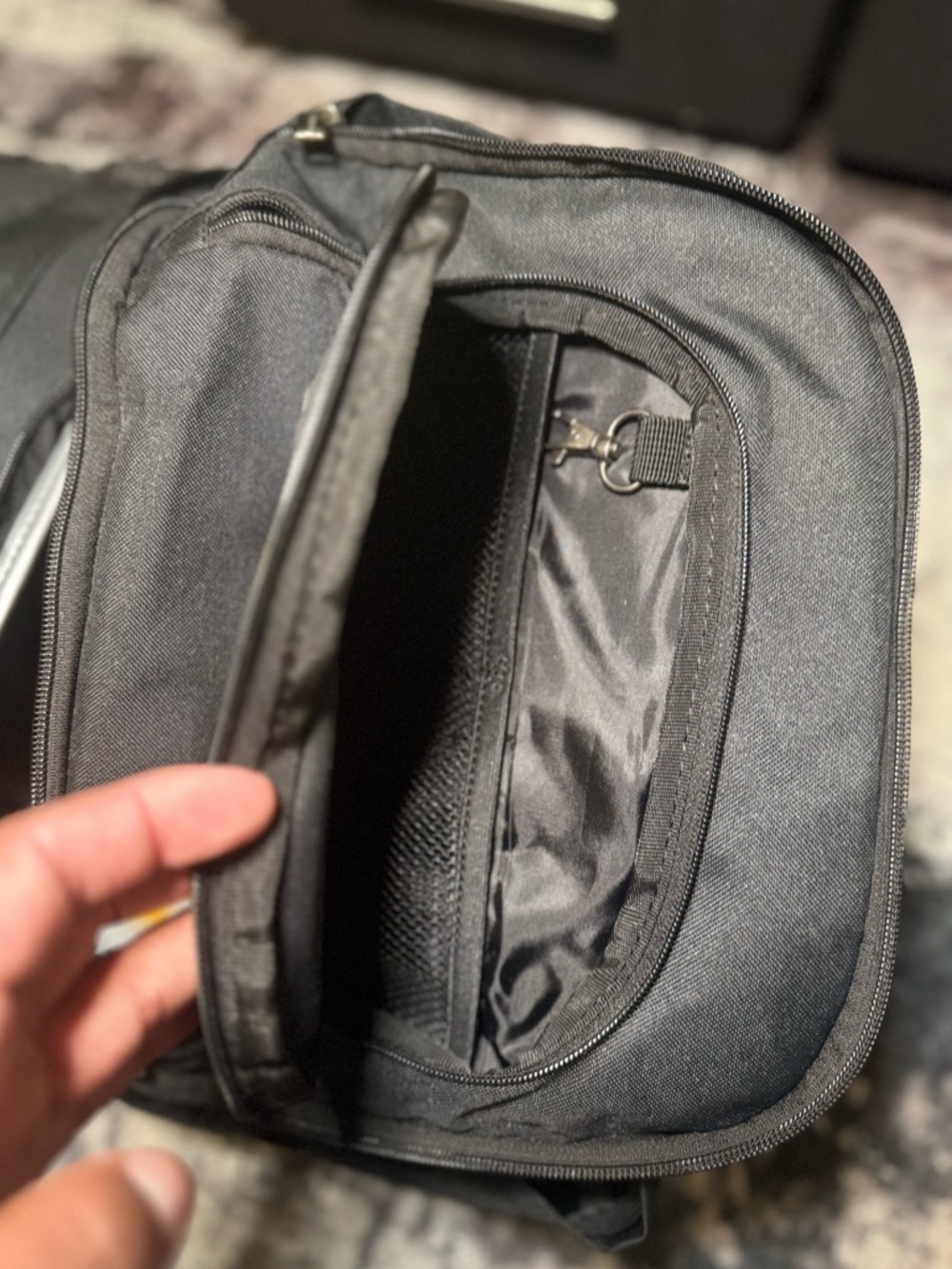 Carhartt Black 2-in-1 Backpack: Insulated Cooler +Gear Compartment-Rain Defender - Picture 12 of 14